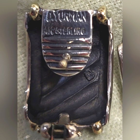 DAVID YURMAN 14 KT YELLOW GOLD AND SILVER EARRINGS WITH OMEGA BACKS - Picture 2 of 6